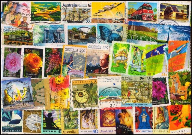 AUSTRALIA 100 Different Large Stamps