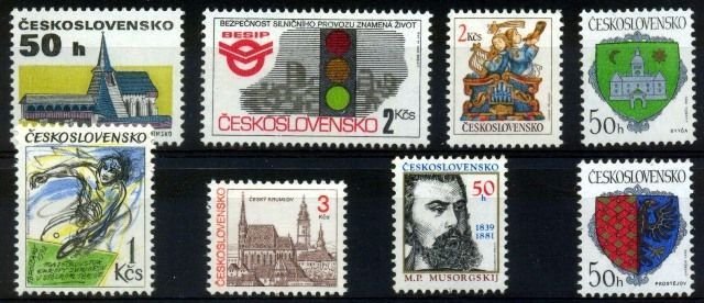 CZECHOSLOVAKIA 8 Different, Mint Stamps