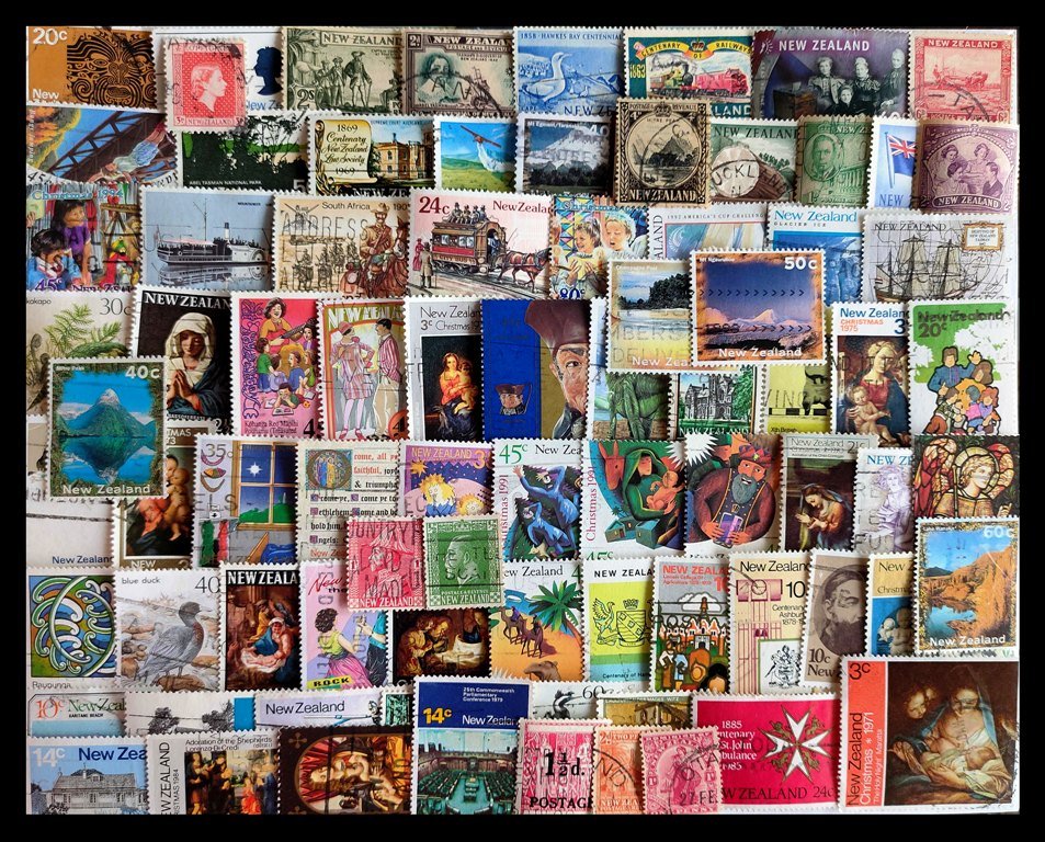 NEW ZEALAND - 200 Different Small and Large Stamps
