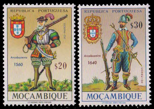 MOZAMBIQUE 1967 - Portuguese Military Uniforms 1560 and 1640 Year, Set of 2, MNH, S.G. 580-581