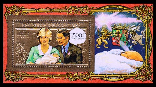 CENTRAL AFRICAN REPUBLIC 1982 - Birth of Prince William of Wales, Prince Charles and Lady Diana, GOLD Foil Stamp, Miniature Sheet