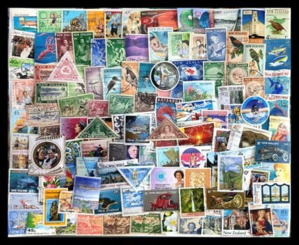 NEW ZEALAND - 1000 Different, Small and Large Stamps